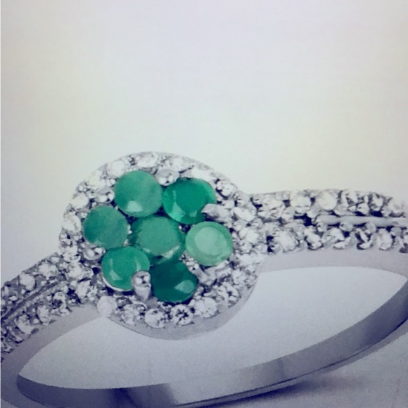 Stunning women’s white gold emerald & Topaz size 8 designer ring - Picture 1 of 4